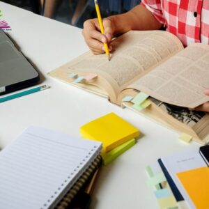 نقش خلاصه_نویسی و یادداشت_برداری در جمع_بندی دروس عمومی